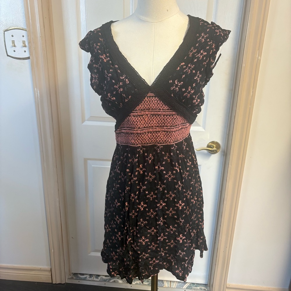 Eyeshadow Black and Pink Mini Dress